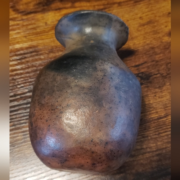 Primitive Handmade Black Clay Vase Unique Native American Pottery Raku Antique - Picture 9 of 12
